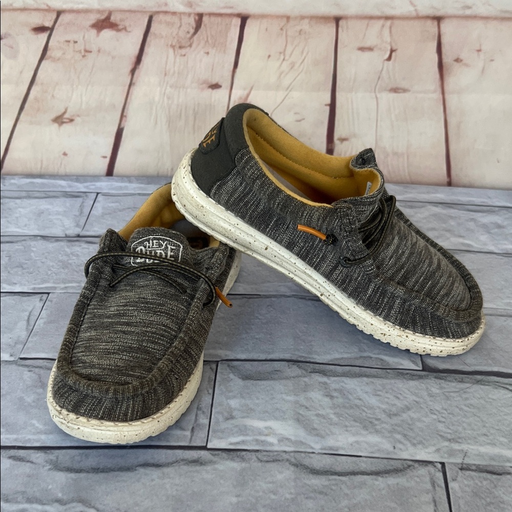 HEY DUDE WALLY YOUTJ STRETCH SLIP ONS SIZE 13K